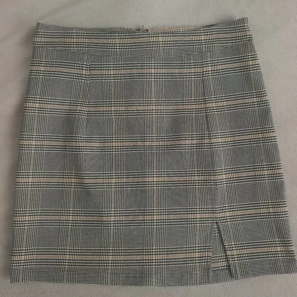 Garage skirt - Picture 1 of 2